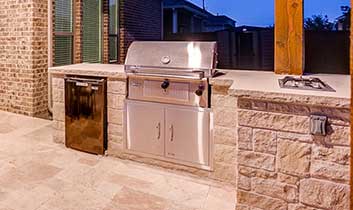Outdoor Kitchen