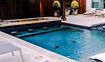 Swim-Up Bar